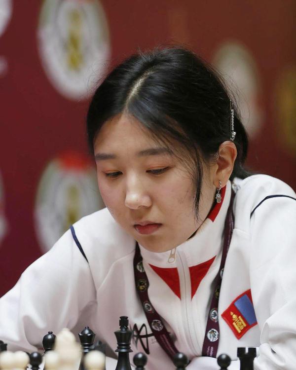 Б.Мөнгөнзул Ази тивийн АШТ-ээс мөнгөн медаль хүртлээ