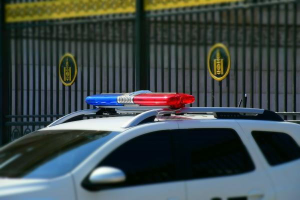 Эмчилгээний хандив, тусламж хүссэн хүүхдүүдийн зургийг ашиглан иргэдээс их хэмжээний мөнгө татан авч байжээ