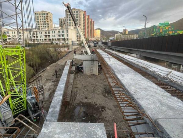 Зайсангийн зүүн гүүрийг шинээр барих ажлын явц 85 хувьтай байна