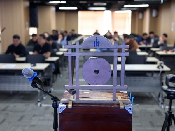 Дуудлага худалдаагаар “Дашчойлин” хийдийн баруун хойно байрлах 3150 ам метр газрыг 9.3 тэрбум төгрөгөөр зарлаа