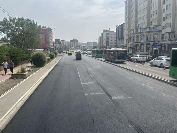 Их тойруугийн авто замын хэсэгчилсэн засварын ажлыг гүйцэтгэж байна