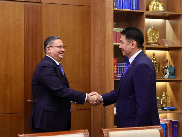 Ерөнхийлөгч У.Хүрэлсүхэд Казахстаны Шадар сайд бөгөөд Гадаад хэргийн сайд бараалхлаа