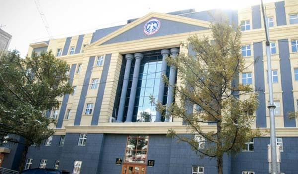 Үйлчилгээний газрын хаалгыг эвдэж архи согтууруулах ундааны зүйл хулгайлжээ