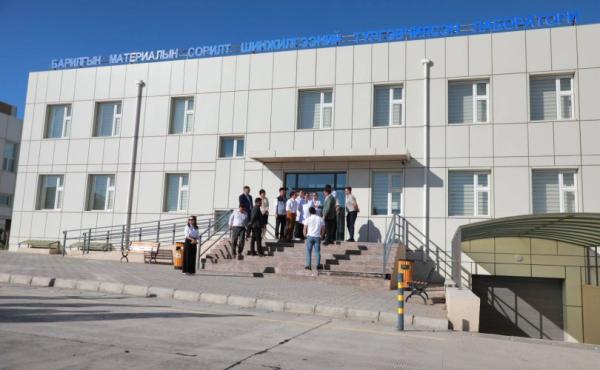 Хилээр нэвтрэх барилгын материалуудын чанарыг шалгах түргэвчилсэн лабораторитой танилцлаа