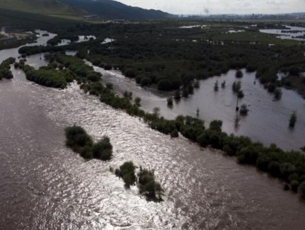 Усны түвшин 50 см орчим нэмэгдэж, үерийн түвшин давахыг анхааруулж байна