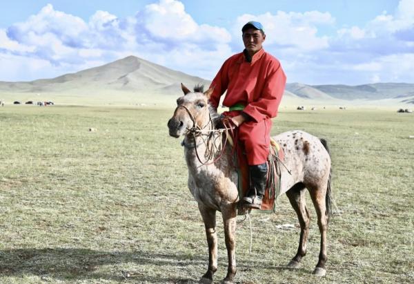 Адуучин тэмцээнд Увс аймгийн Өмнөговь сумын Н.Баатарсүрэн түрүүллээ