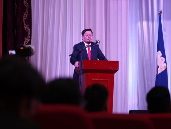 Ерөнхий сайд Г.Занданшатар нийслэлийн дүүрэг, хороодын Засаг дарга нартай уулзлаа