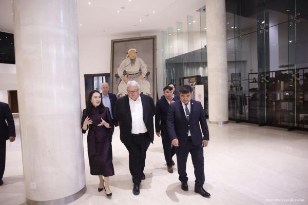 Шинэ Зеланд Улсын Парламентын Төлөөлөгчдийн танхимын дарга, ноён Жерард Браунли “Чингис хаан” Үндэсний музейд зочиллоо