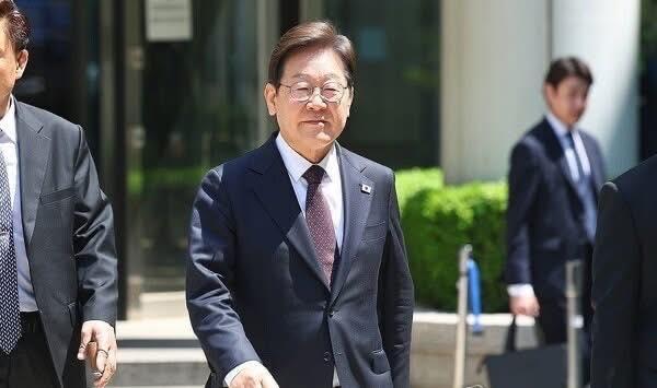 Монгол Улсын Ерөнхийлөгч У.Хүрэлсүх БНСУ-ын Ерөнхийлөгч И Жэ Мёнтой утсаар ярилаа