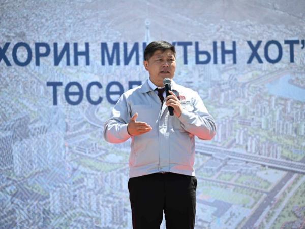 Х.Нямбаатар: Барилгачдын талбайг нийслэлийн эзэмшилд буцаан авч, доороо зогсоолтой цэцэрлэгт хүрээлэн барина