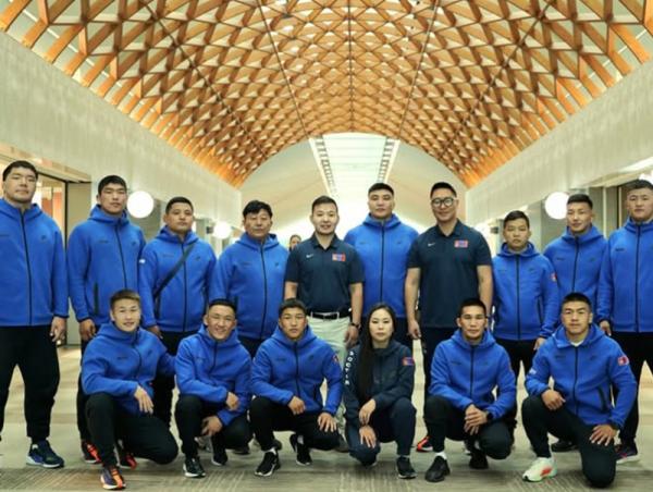 Чөлөөт бөхийн насанд хүрэгчдийн ДАШТ-д оролцох эрэгтэй тамирчид эх орноосоо мордлоо