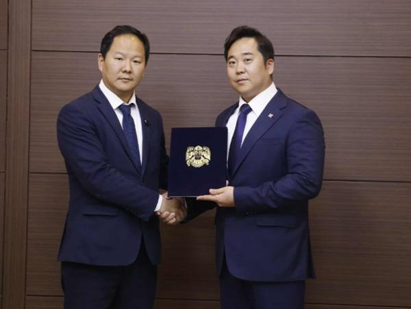 Нийслэлийн хөгжлийн 2026 оны төлөвлөгөөний төслийг НИТХ-ын дарга А.Баярт өргөн барилаа