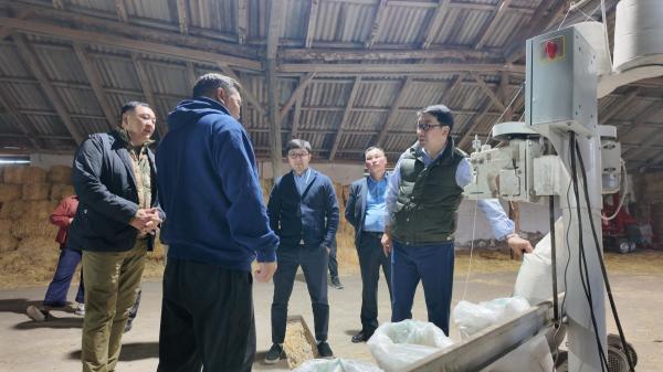 Баруун бүсэд гурил, тэжээлийн үйлдвэр байгуулах чиглэлээр санал солилцов