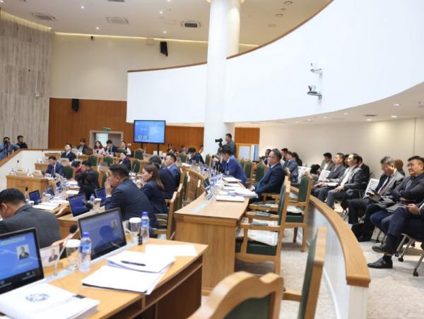 А.Амартүвшин: Ирэх онд 51.080 өрхийн сууцыг дулаалж, бүх төрлийн хий, цахилгаан, сэргээгдэх эрчим хүч, бусад эх үүсвэрт холбоно