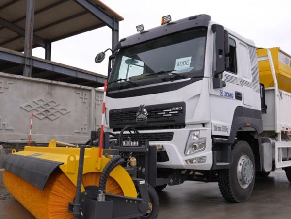 Цас цэвэрлэгээ, давс, бодис цацах зориулалт бүхий 10 машиныг хүлээн авлаа