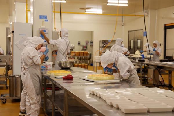 “Хүнсний хувьсгал” хөтөлбөрийг хэрэгжүүлэгч “Жүр үр” ХХК шинэ үйлдвэрээ ашиглалтад орууллаа