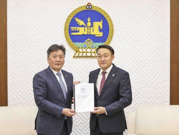 Төрөөс мөнгөний бодлогын талаарх 2026 онд баримтлах үндсэн чиглэлийн төслийг өргөн барилаа