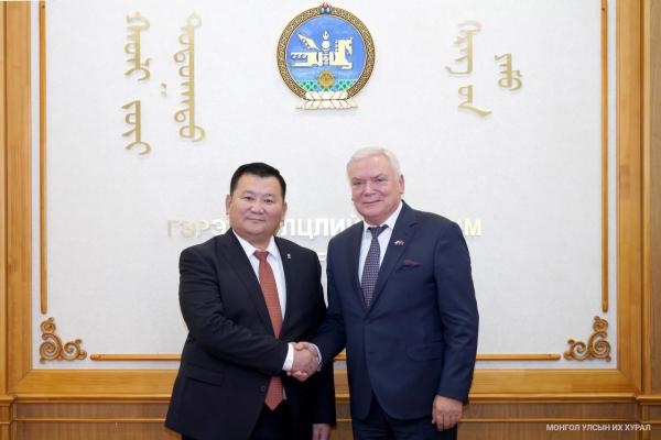 УИХ-ын гишүүн Л.Мөнхбаатар БНПУ-ын парламент дахь Польш-Монголын парламентын бүлгийн дарга, гишүүдтэй уулзлаа