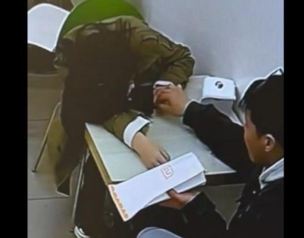 Дэлгүүрт унтсан иргэний гар утсыг авч явсан этгээдийг олжээ