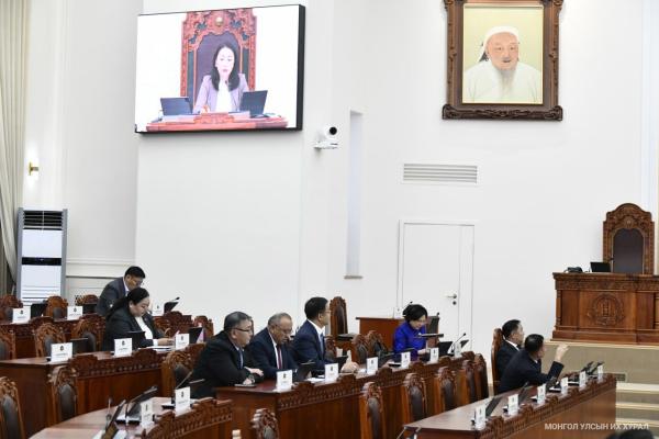 Хөдөө аж ахуйн тухай хуулийн төсөл болон хамт өргөн мэдүүлсэн хуулийн төслүүдийг анхны хэлэлцүүлэгт шилжүүлэв