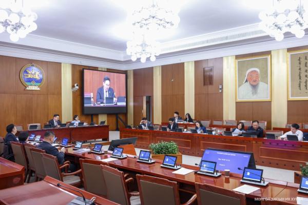 Төсвийн байнгын хороо Монгол Улсын 2026 оны төсвийн тухай хуулийн төслүүдийн хоёр дахь хэлэлцүүлгийг хийлээ