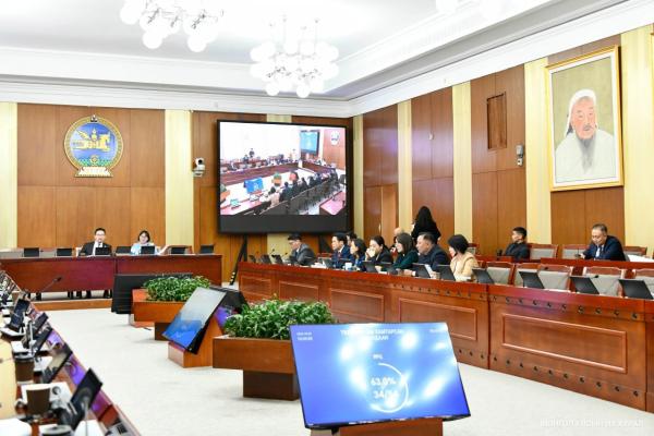 2026 оны төсвийн хүрээний мэдэгдэл, 2027-2028 оны төсвийн төсөөллийн тухай хуульд өөрчлөлт оруулах тухай хуулийн төслийг хэлэлцлээ