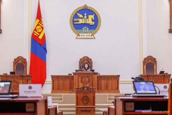 Монгол Улсын 2026 оны төсвийн хүрээний мэдэгдэл, 2027-2028 оны төсвийн төсөөллийн тухай хуульд өөрчлөлт оруулах тухай хуулийн төслийн хоёр дахь хэлэлцүүлгийг хийв