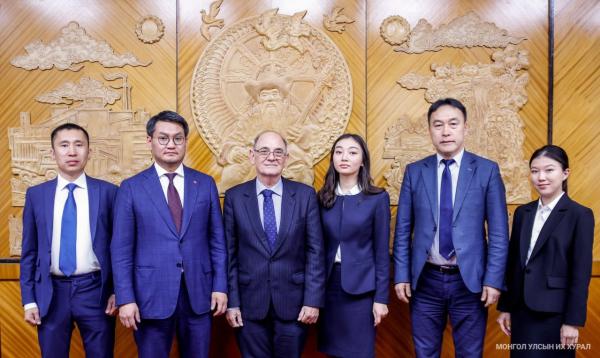 Монгол-Кубын парламентын бүлгийн дарга Ө.Шижир БНКУ-аас Монгол Улсад суугаа Элчин сайд Хорхе Родригезтэй уулзлаа