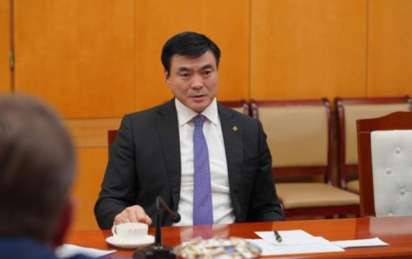 ЗГ: Шадар сайд С.Амарсайханыг албан тушаалаас нь огцрууллаа