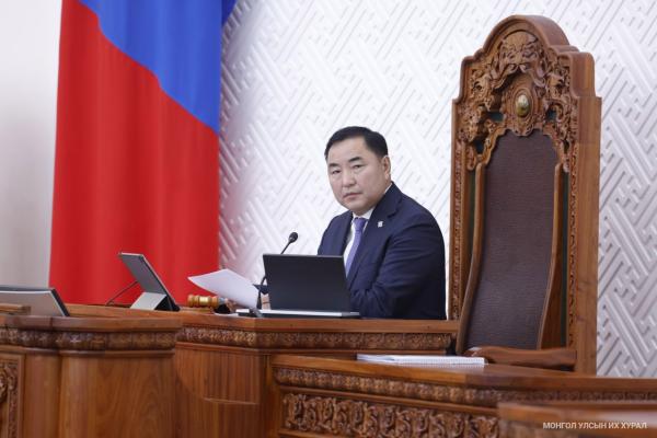 “Хянан шалгах түр хороо байгуулах тухай” Улсын Их Хурлын тогтоолын төслийг хэлэлцэж эхэллээ