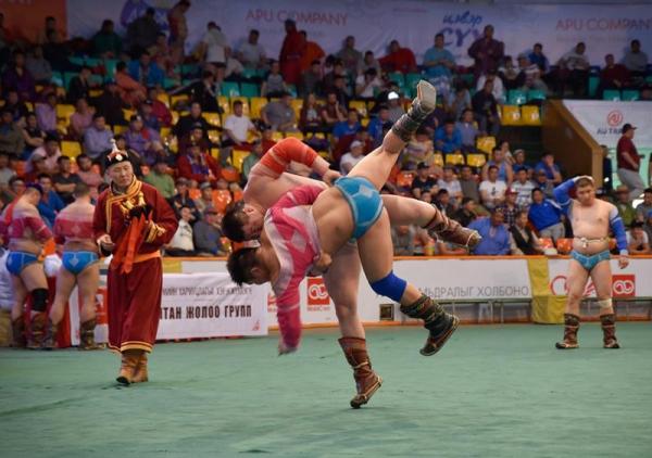 “Чингис хаан цом”-ын төлөөх барилдаан баасан гарагт болно