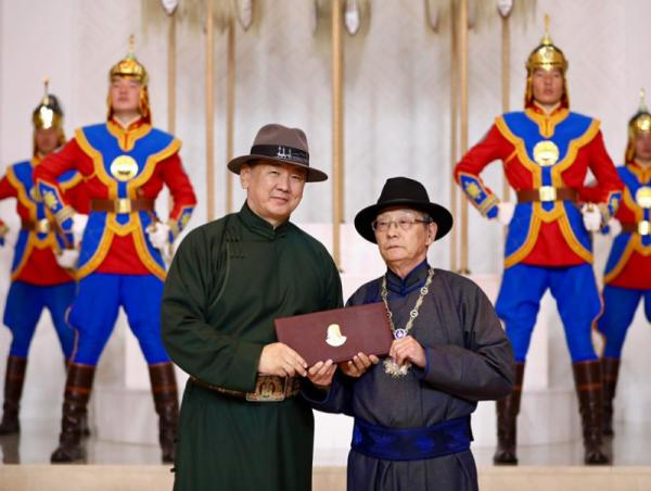 Академич Содовсүрэнгийн Нарангэрэлд “Чингис хаан” тэргүүн зэргийн одон хүртээлээ