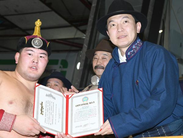 Улс тунхагласны барилдаанд залуу Заан С.Сүхбат түрүүллээ