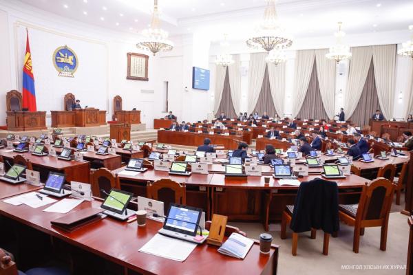 Үндсэн хуулийн цэцийн гишүүнийг үүрэгт ажлаас нь чөлөөллөө