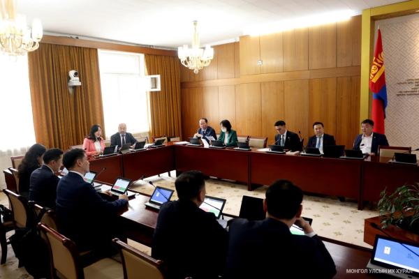ЭЗХБ: “Зээлийн хүүг бууруулах стратеги батлах тухай” УИХ-ын тогтоолын хэрэгжилтийн талаарх ажлын хэсгийн мэдээллийг сонслоо