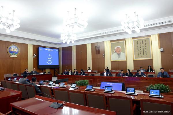 ЭЗБХ: Зөвшөөрлийн тухай хуульд нэмэлт, өөрчлөлт оруулах тухай хуулийн төслийн эцсийн хэлэлцүүлгийг хийв