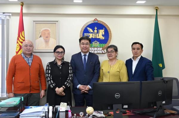 Хилийн чанад дахь монголчуудын зөвлөлтэй хамтран ажиллана