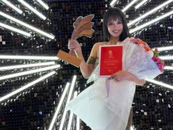 “Гоёл-2026" наадмын Топ моделиор загвар өмсөгч Б.Батцэцэг тодорчээ