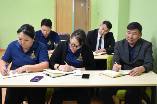 ГОВЬ-АЛТАЙ АЙМГИЙН НИЙГМИЙН ДААТГАЛЫН ГАЗАРТ АЖИЛЛАЖ, АЛБАН ХААГЧИДТАЙ УУЛЗАЛТ ХИЙЛЭЭ