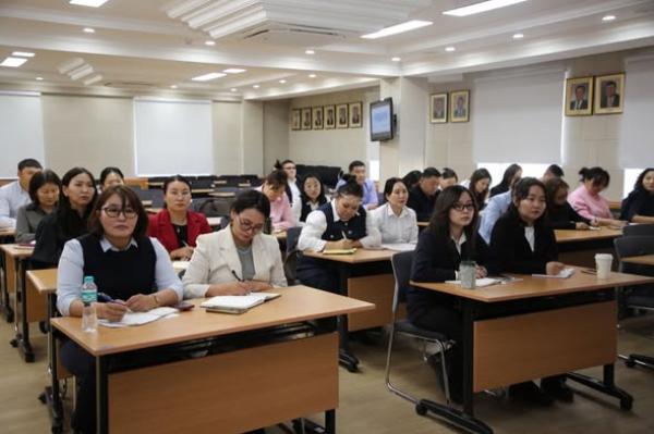 ХУУЛЬ ЗҮЙН МЭДЛЭГ ДЭЭШЛҮҮЛЭХ ЭЭЛЖИТ СУРГАЛТЫГ ЗОХИОН БАЙГУУЛЛАА