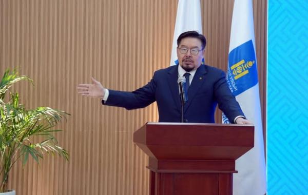 Г.ЗАНДАНШАТАР: ХАЛАМЖ БОЛОН ХҮҮХЭД ХАМГААЛЛЫН БОДЛОГОД ЦОГЦ ШИНЭЧЛЭЛ ХИЙХ ШААРДЛАГАТАЙ