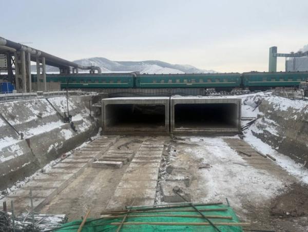 &ldquo;Гермес&rdquo; худалдааны төвийн нүхэн гарцын туннелийн их биеийн бүтээцийг түлхэх технологиор хийж дууслаа