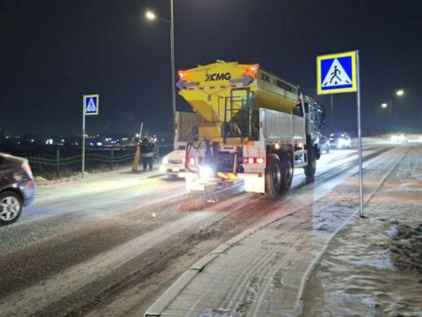 Халтиргаа гулгаа үүсэхээс сэргийлж, 9.5 тонн давс, 32.5 тонн бодис цацжээ
