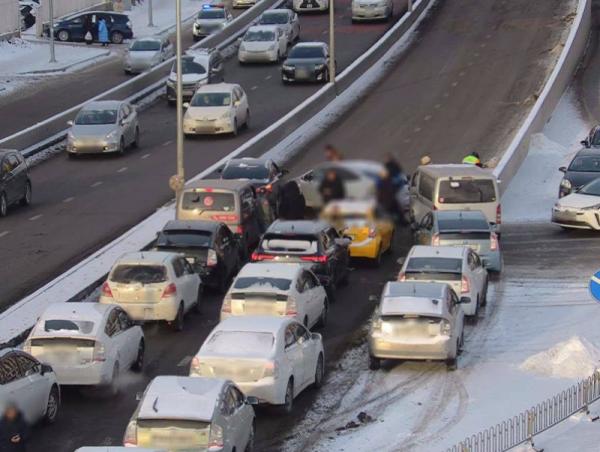 Улаанбаатар хотын гол гудамж, замуудад 7 зам тээврийн осол гарчээ