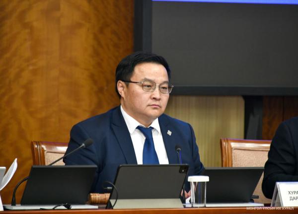 Эдийн засгийн байнгын хороо &ldquo;Монгол Улсыг 2026-2030 онд хөгжүүлэх таван жилийн үндсэн чиглэл батлах тухай&rdquo; УИХ-ын тогтоолын төслийг хэлэлцүүлэн батлуулжээ