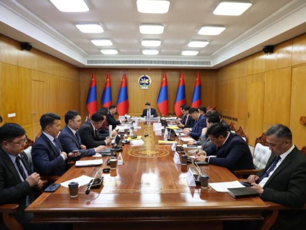 Үндэсний их баяр наадмыг зохион байгуулах салбар хорооны төлөвлөгөөтэй танилцаж холбогдох үүрэг чиглэлийг өгөв