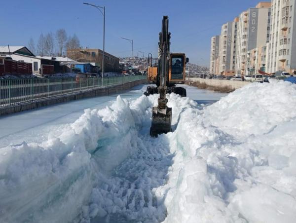 Халиа тошин үүсэж, хөрсний ус ихээр гарсан 7 байршилд ажиллаж байна