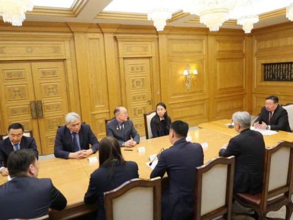 Стратегийн болон үүсмэл ордуудын 60 хувийн өгөөжийг ард түмэнд ногдуулах тохиролцоонд хүрлээ