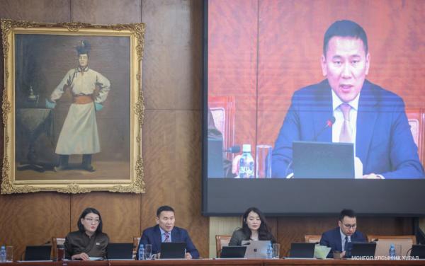 Банк, санхүү, боловсрол, соёл, харилцаа холбоо, эдийн засгийн салбарын зөвшөөрөл олгох харилцааны талаар хэлэлцлээ