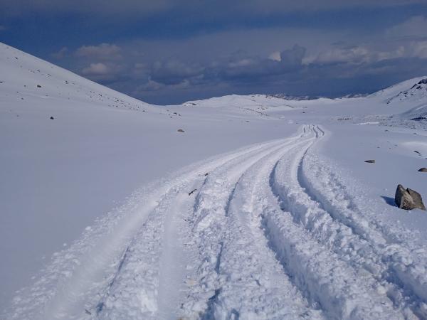 Нийт газар нутгийн 72 хувь нь цасан бүрхүүлтэй, цасны дундаж зузаан нь 7.5 см байна
